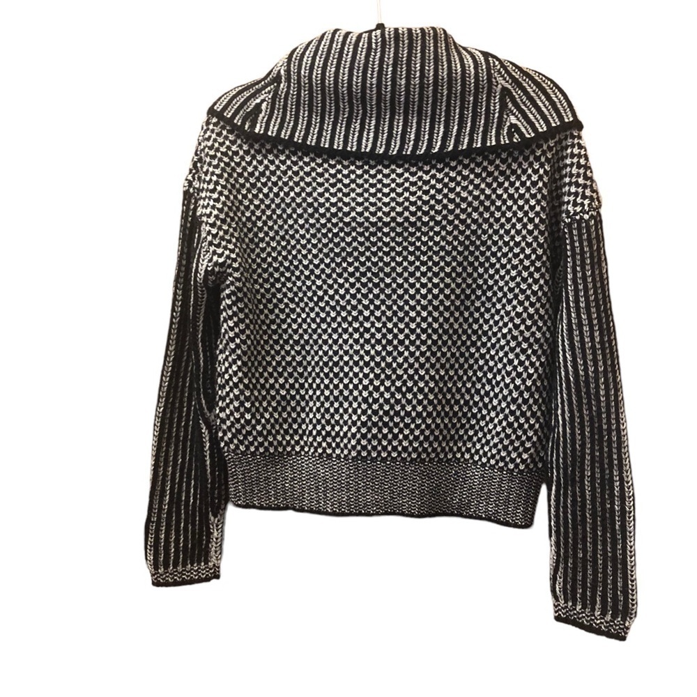 Wyatt Collection/ Black and Grey Sweater / cowl neck/ size SPP / cropped - Picture 6 of 12